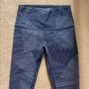 NWOT Lululemon Navy Pattern Leggings